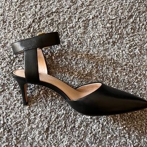 NWOT LOUISE er CIE Black Slingback Close Toed Heels size 8